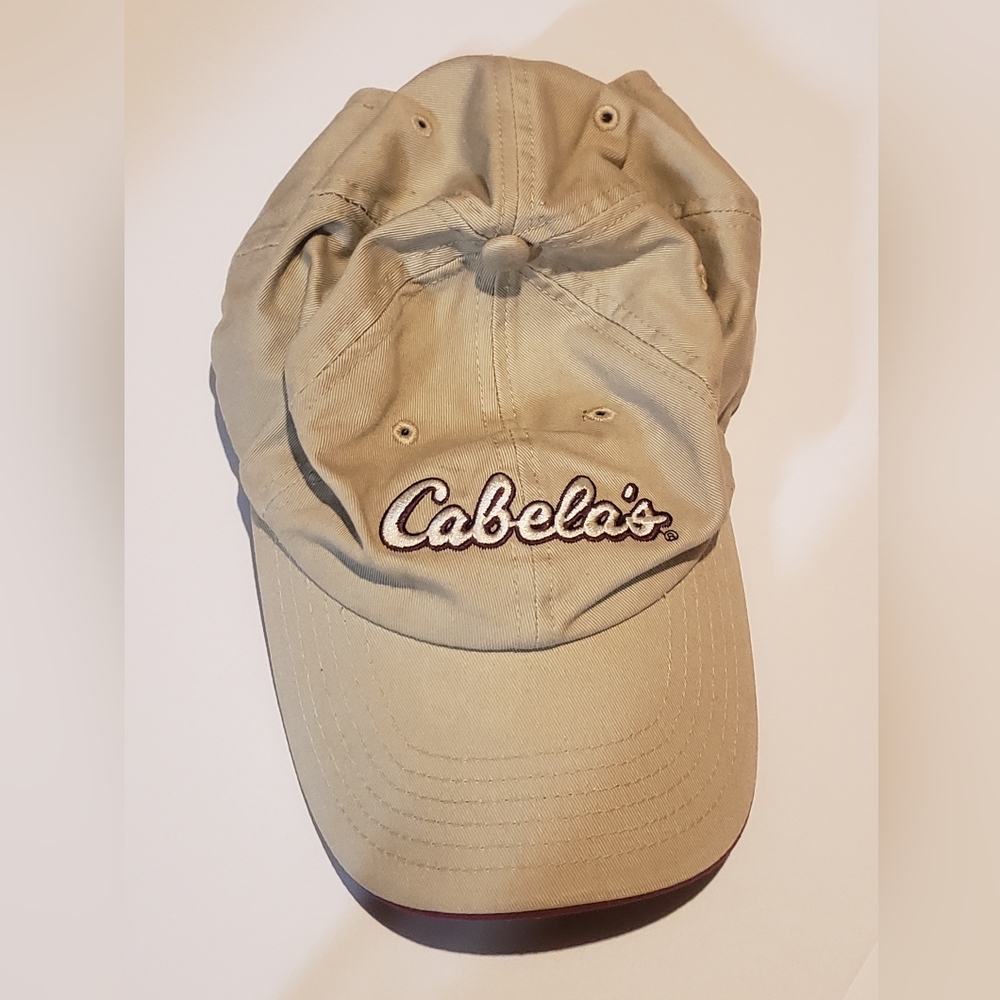 Tan Cabelas hat. Size OSFA.
